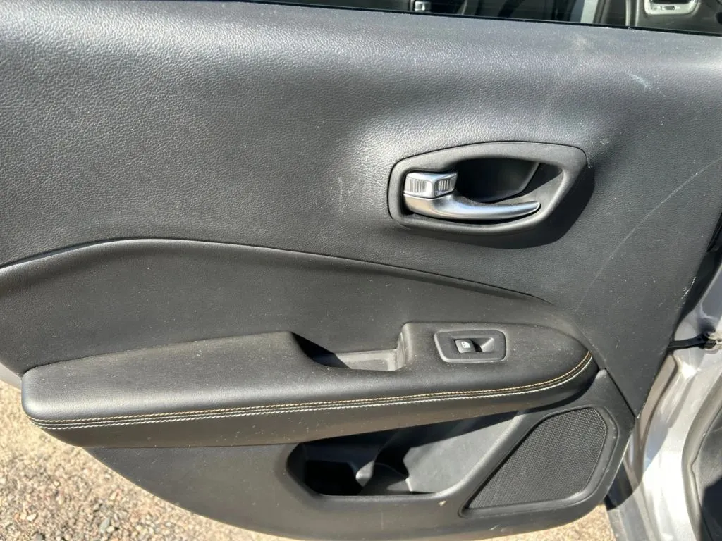 Jeep Compass photo 24