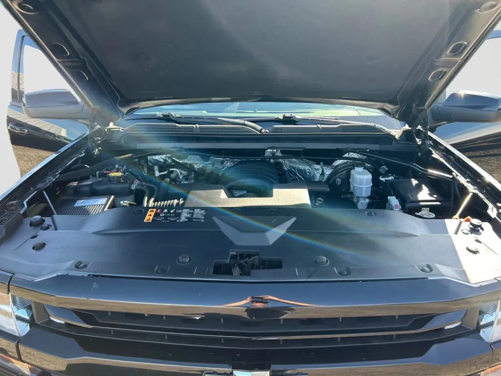 Chevrolet Silverado photo 20