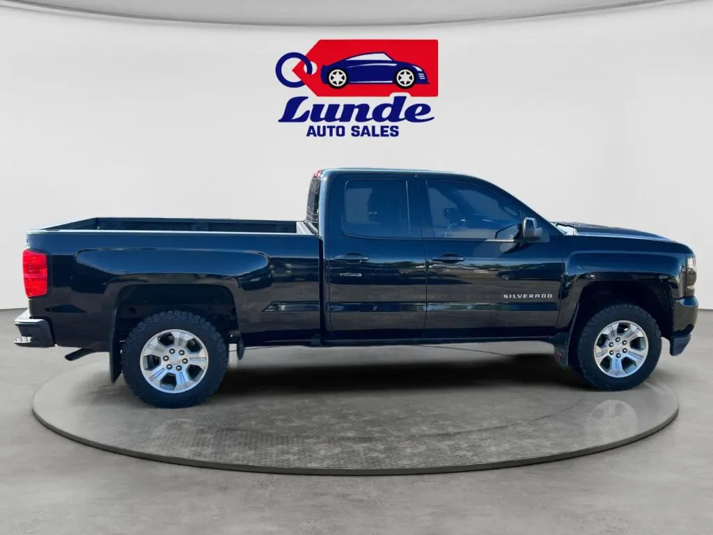 Chevrolet Silverado photo 6