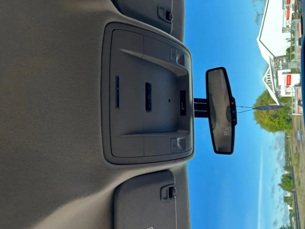 Chevrolet Silverado photo 24