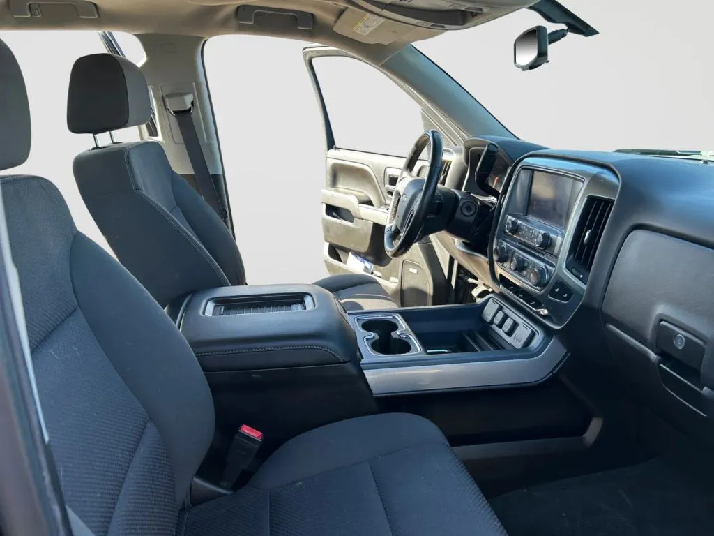 Chevrolet Silverado photo 15