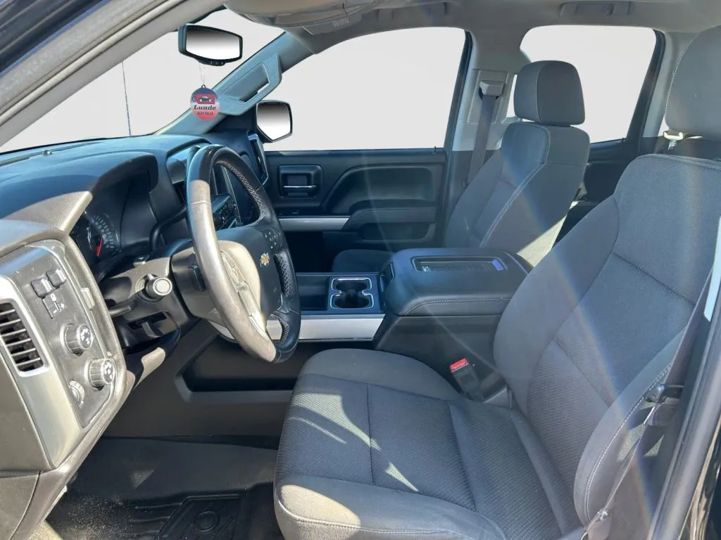Chevrolet Silverado photo 10