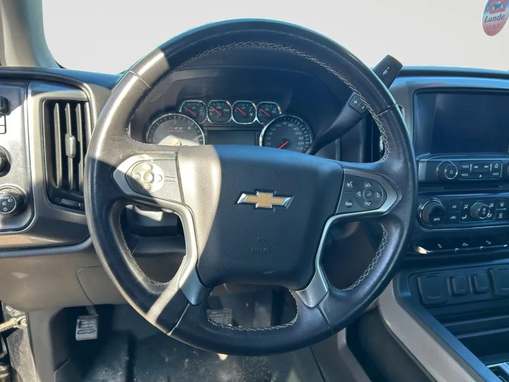 Chevrolet Silverado photo 11