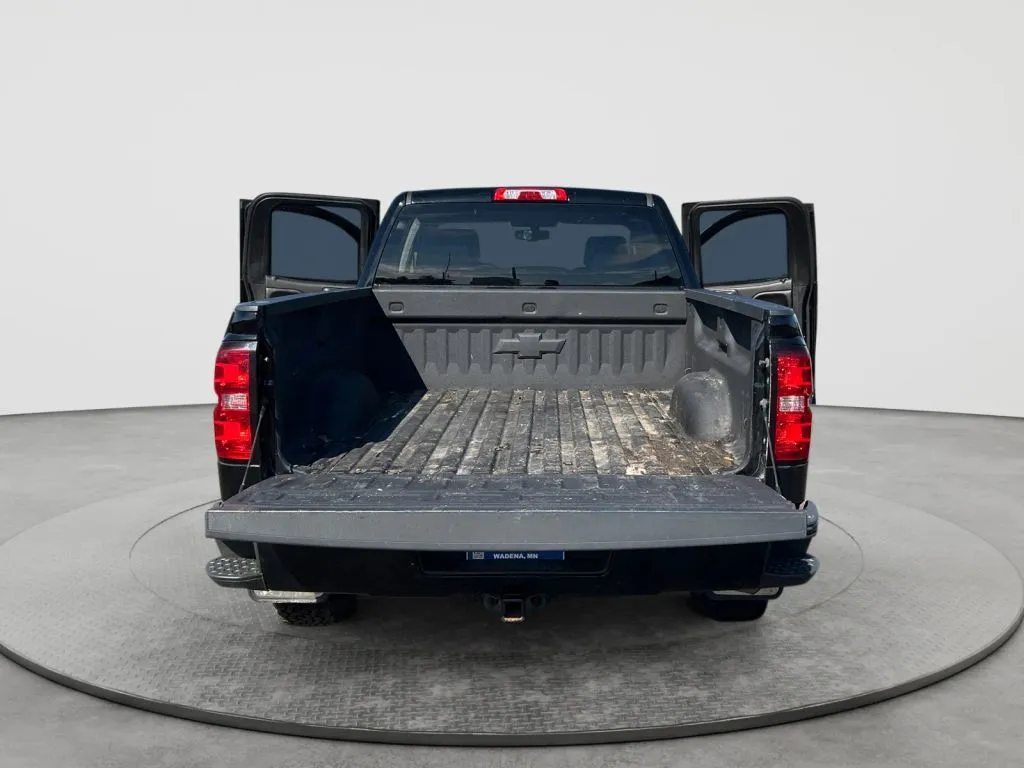 Chevrolet Silverado photo 19