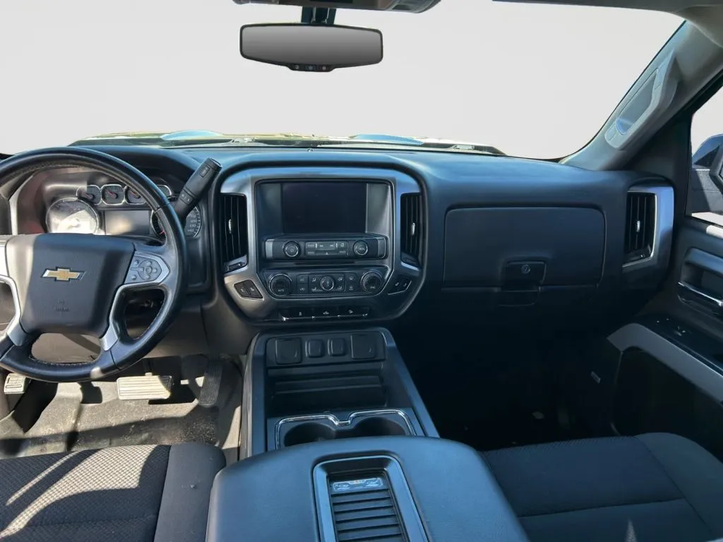 Chevrolet Silverado photo 14