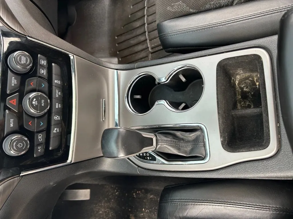 Jeep Grand Cherokee photo 22
