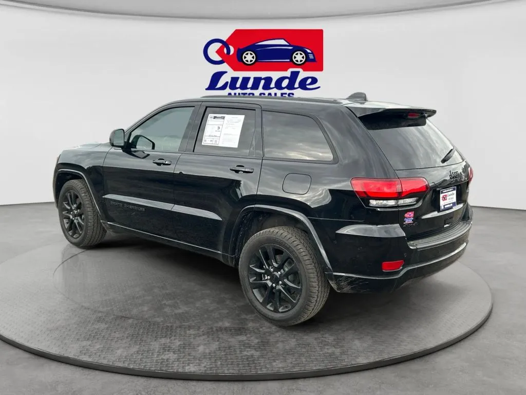 Jeep Grand Cherokee photo 3