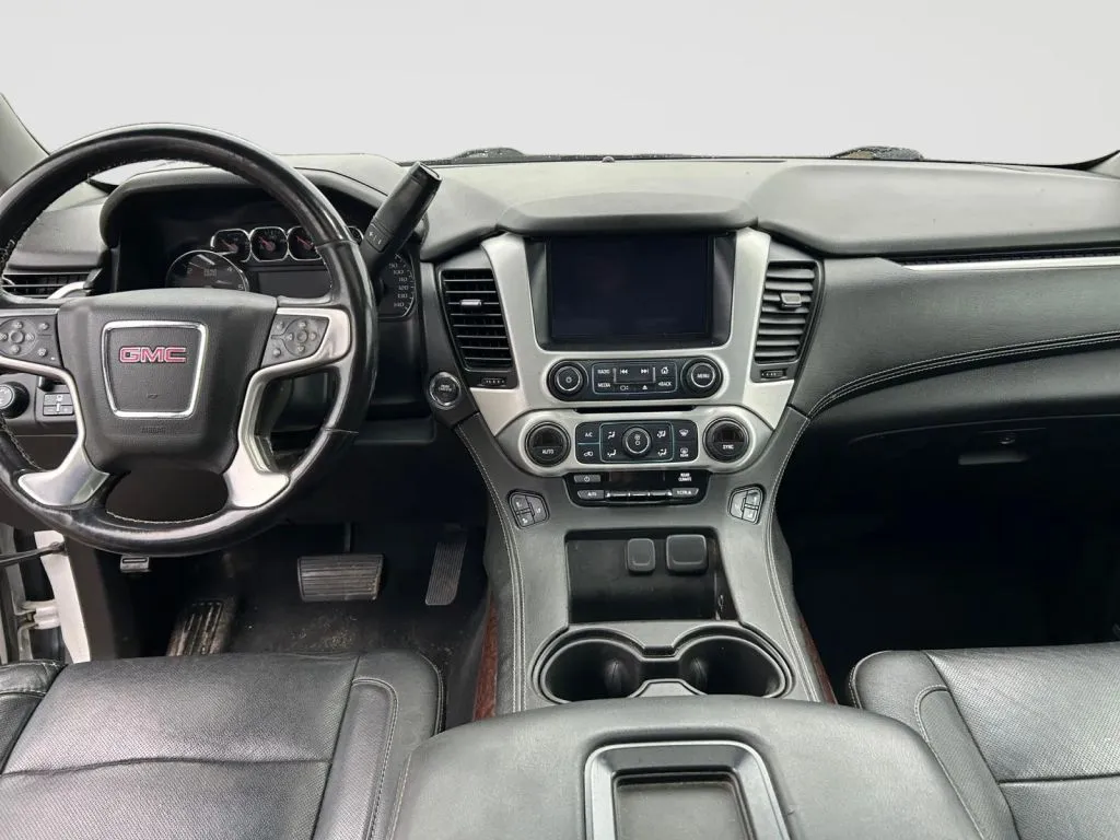 GMC Yukon photo 14