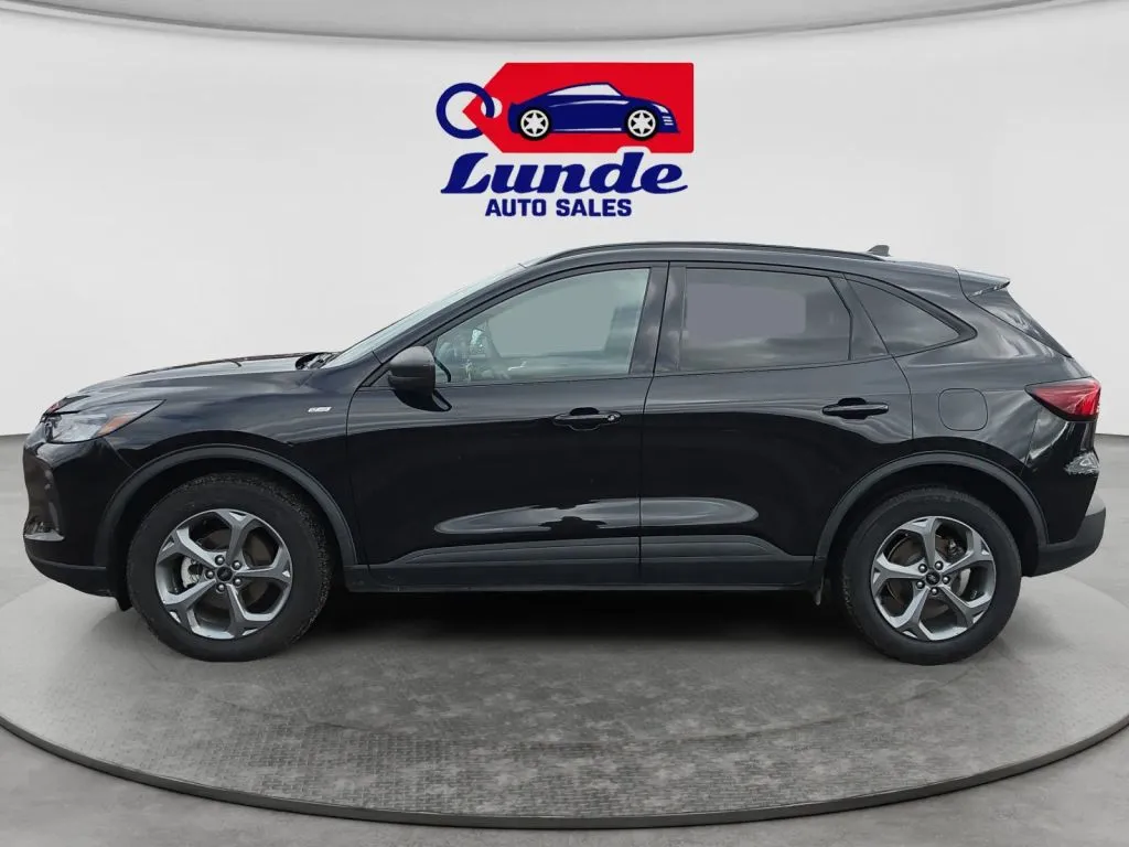 Ford Escape photo 2