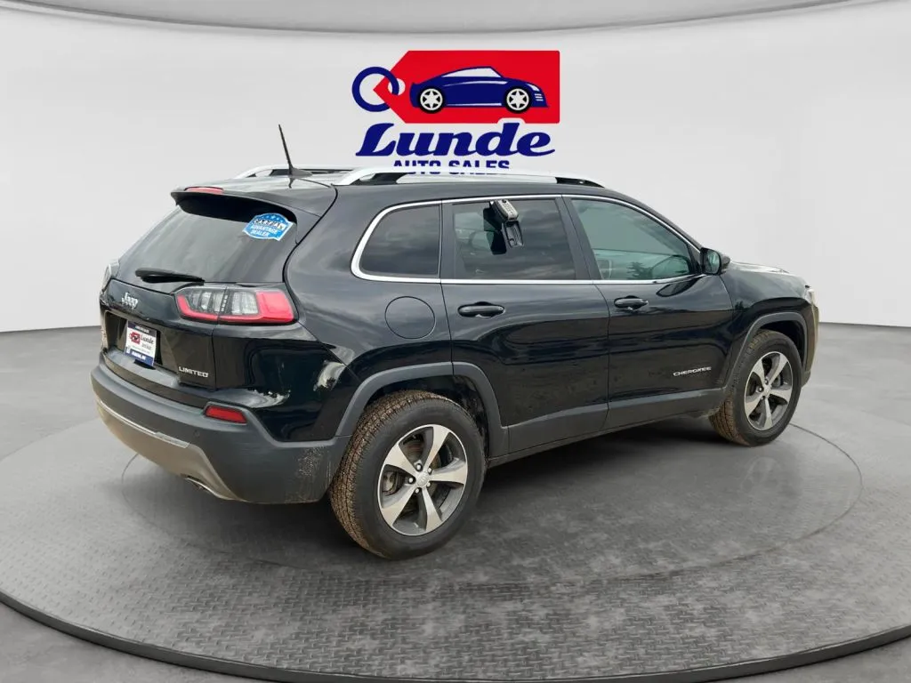 Jeep Cherokee photo 5
