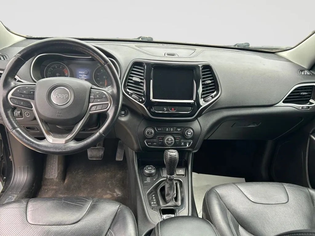 Jeep Cherokee photo 14
