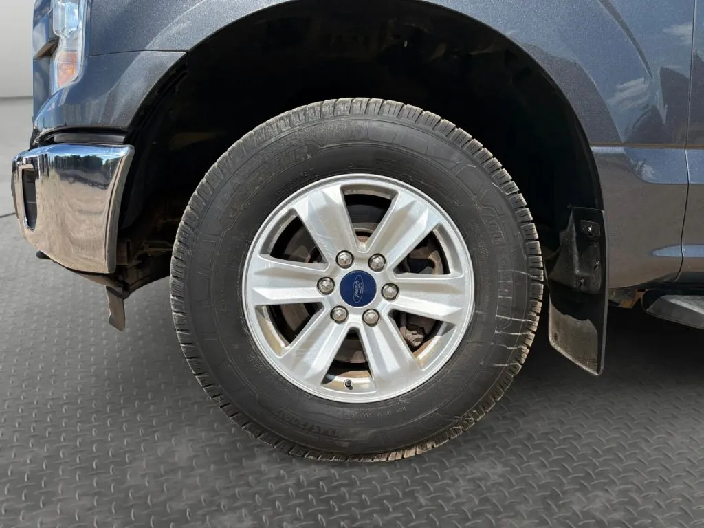 Ford F-150 photo 9