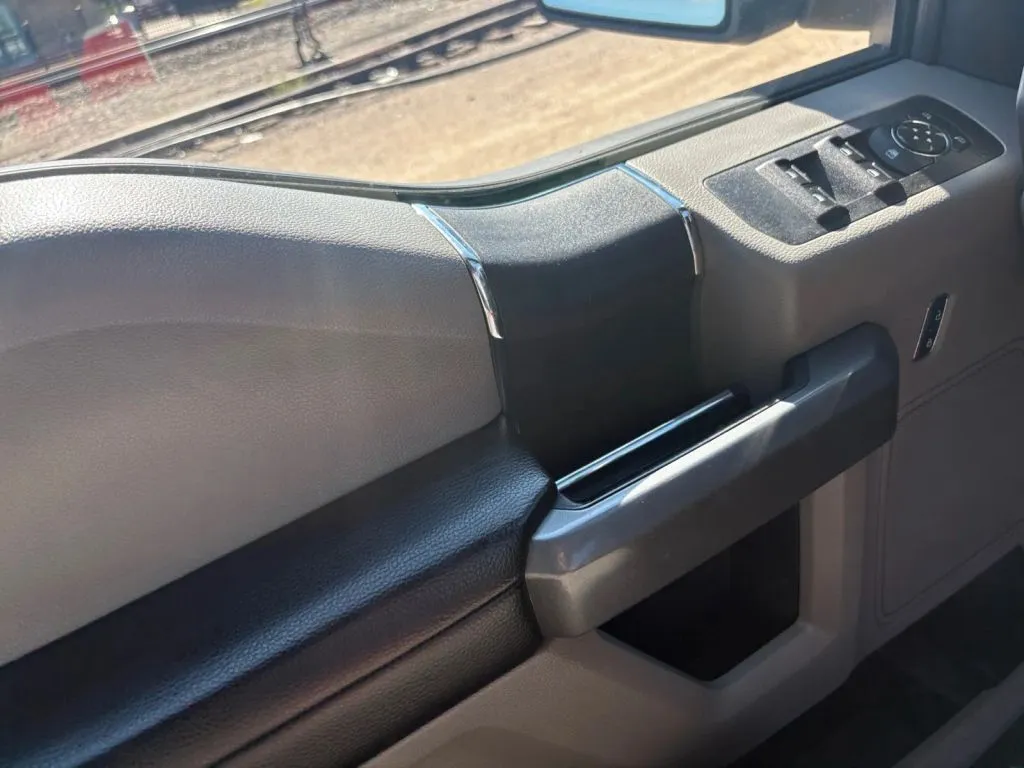 Ford F-150 photo 17