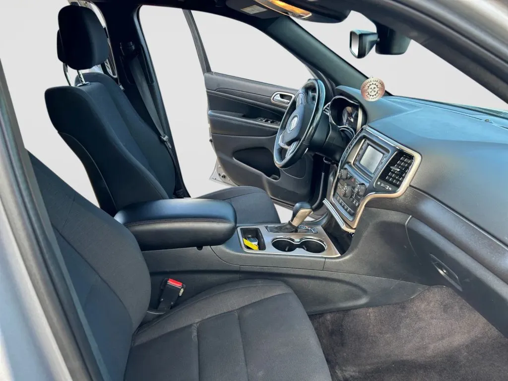 Jeep Grand Cherokee photo 15