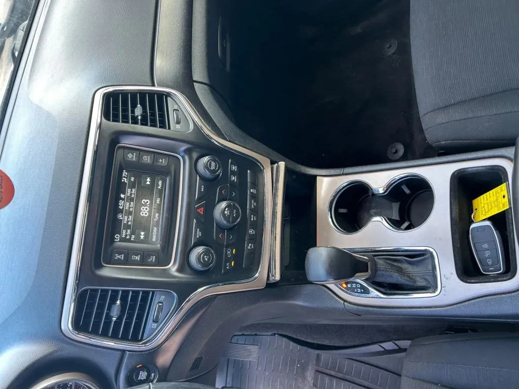 Jeep Grand Cherokee photo 12