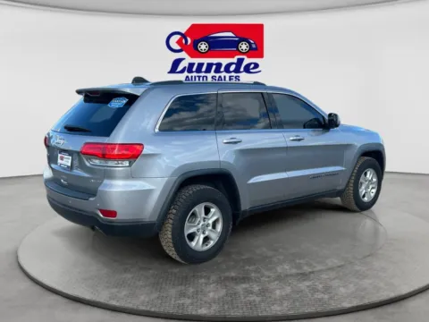 More photos of 2017 Jeep Grand Cherokee Laredo Sport Utility 4D at Lunde Auto Sales - Princeton, MN