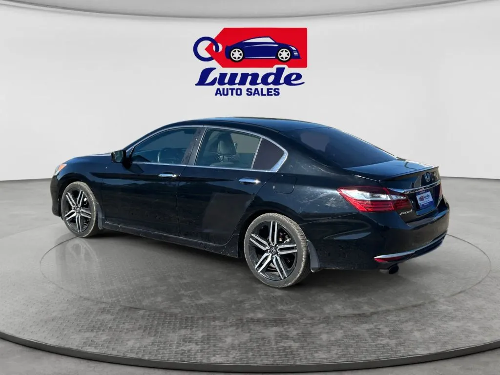 Honda Accord photo 3