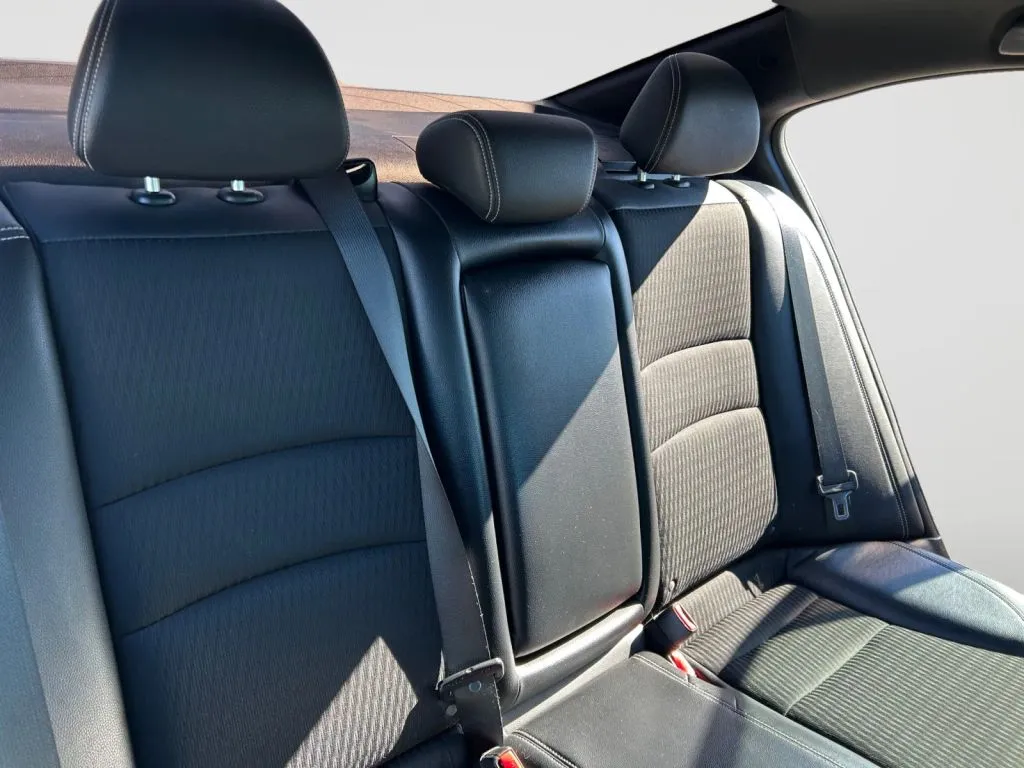 Honda Accord photo 18