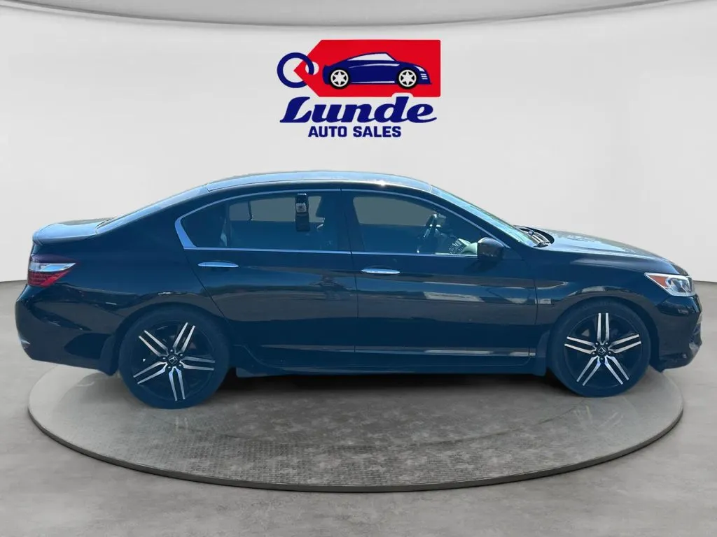 Honda Accord photo 6