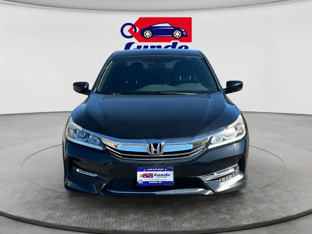 Honda Accord photo 8