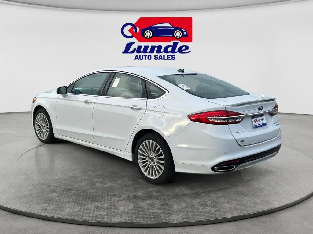 Ford Fusion photo 3