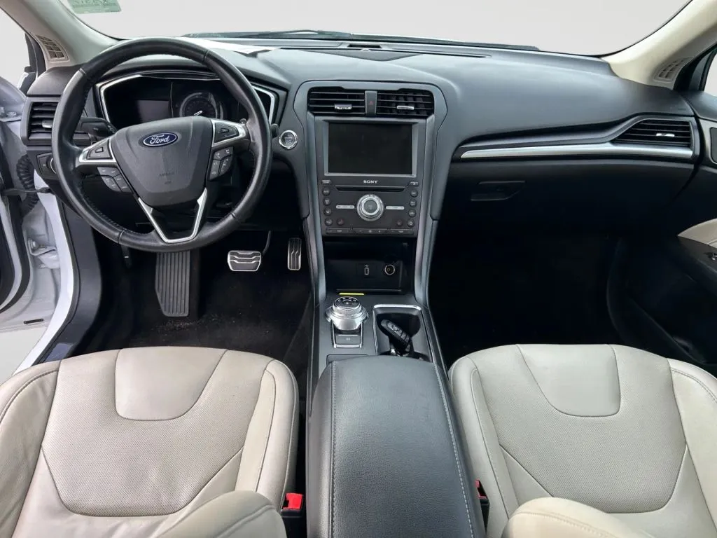 Ford Fusion photo 13