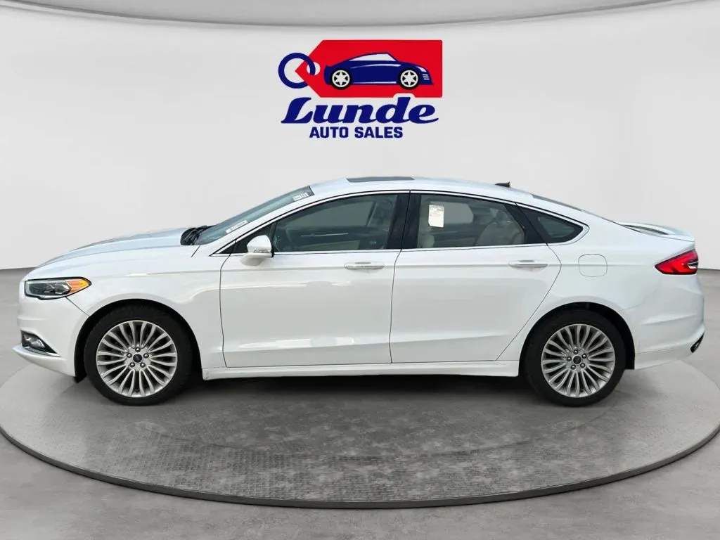 Ford Fusion photo 2