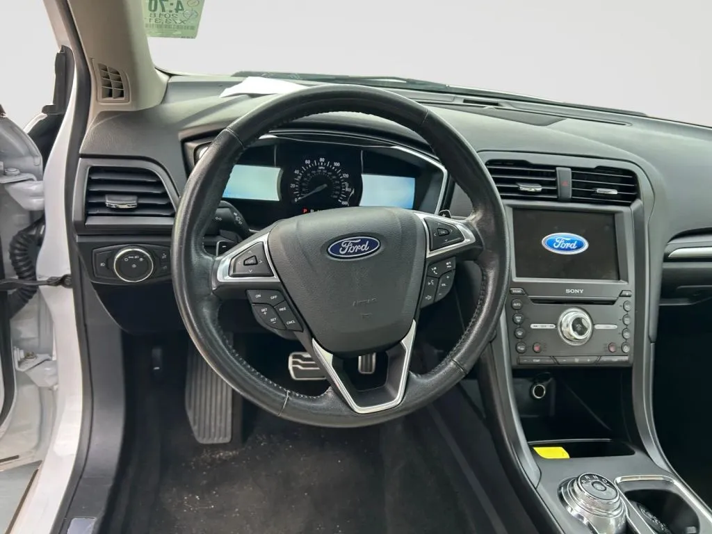 Ford Fusion photo 10