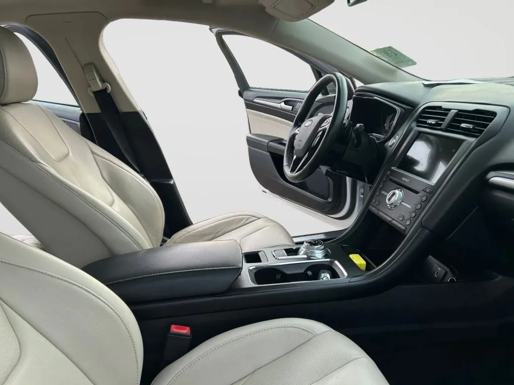 Ford Fusion photo 14