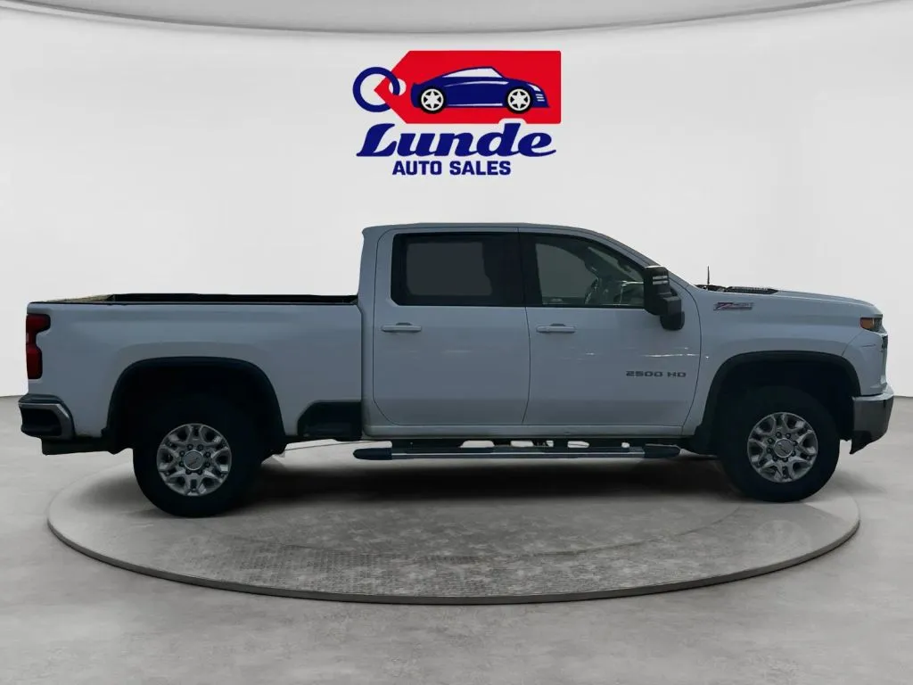 Chevrolet Silverado photo 6