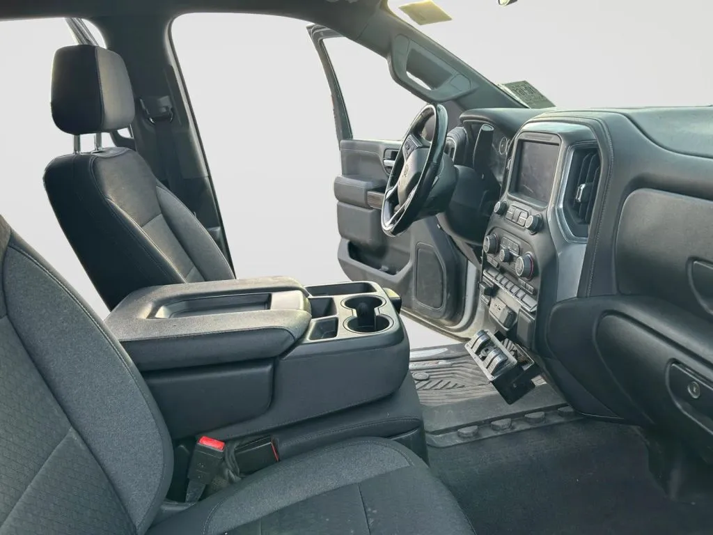 Chevrolet Silverado photo 15