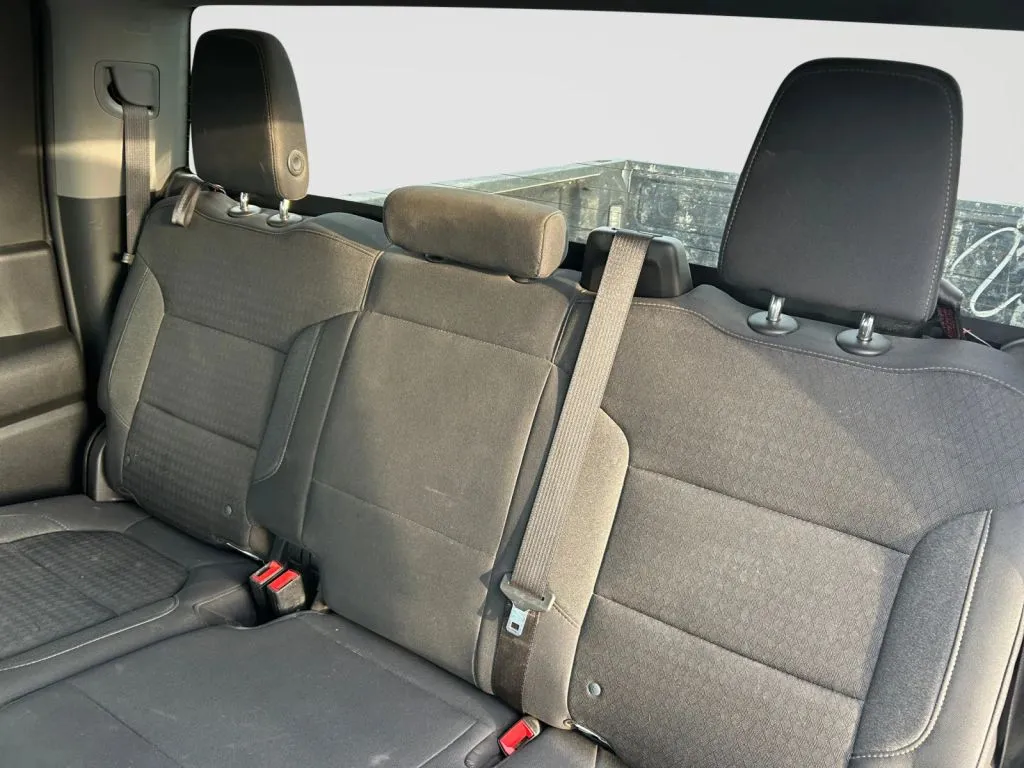 Chevrolet Silverado photo 13