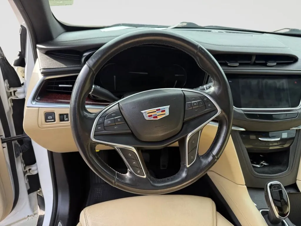 Cadillac XT5 photo 6