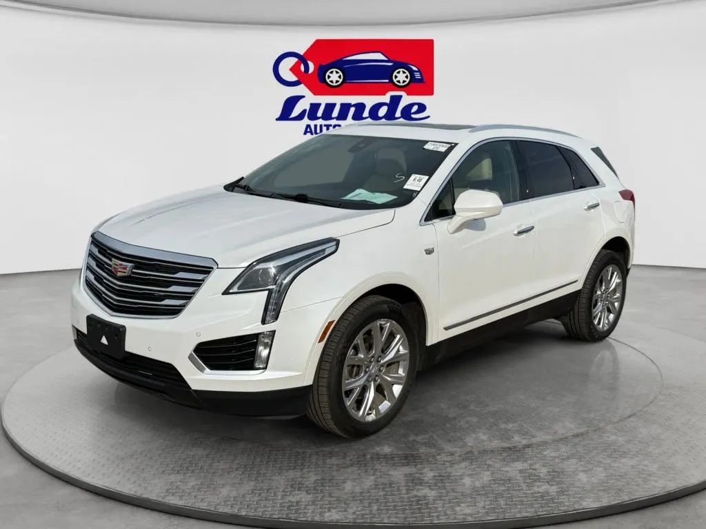 White 2018 Cadillac XT5 Luxury Sport Utility 4D for sale in Princeton, MN