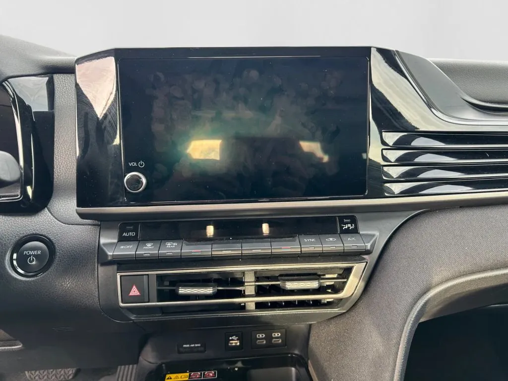 Toyota Camry photo 7
