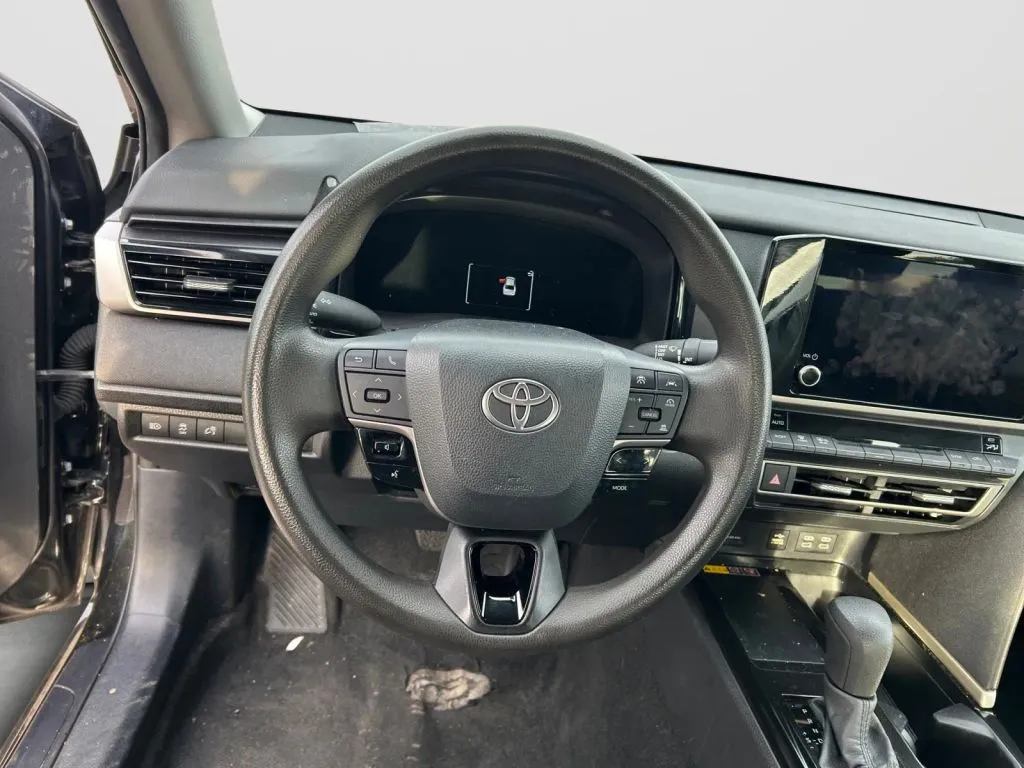 Toyota Camry photo 6