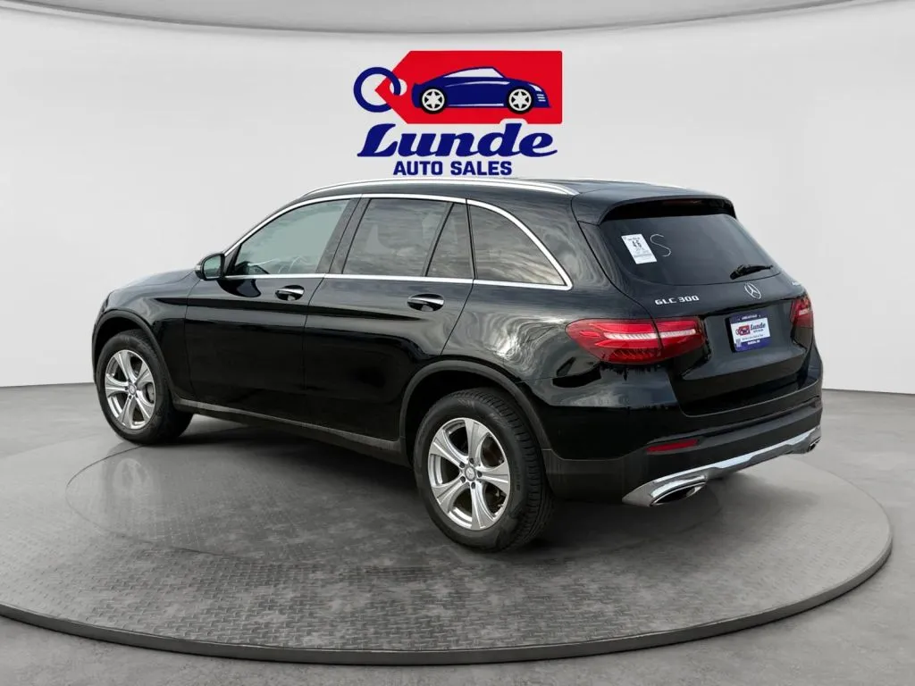 Mercedes-Benz GLC photo 2