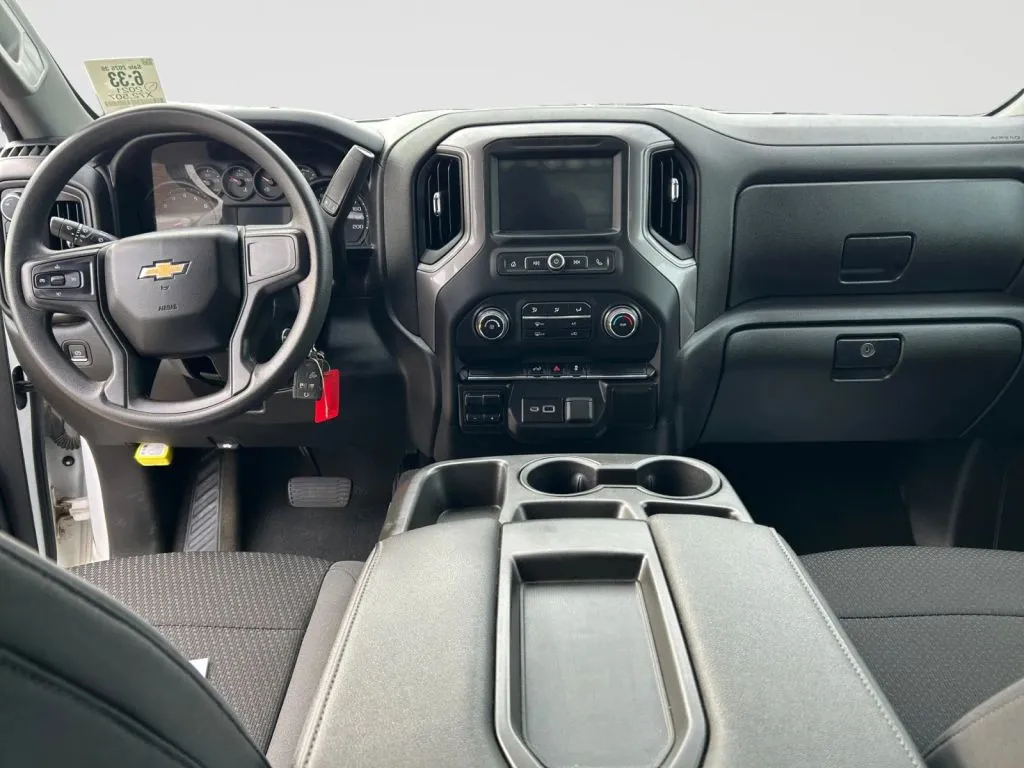 Chevrolet Silverado photo 9