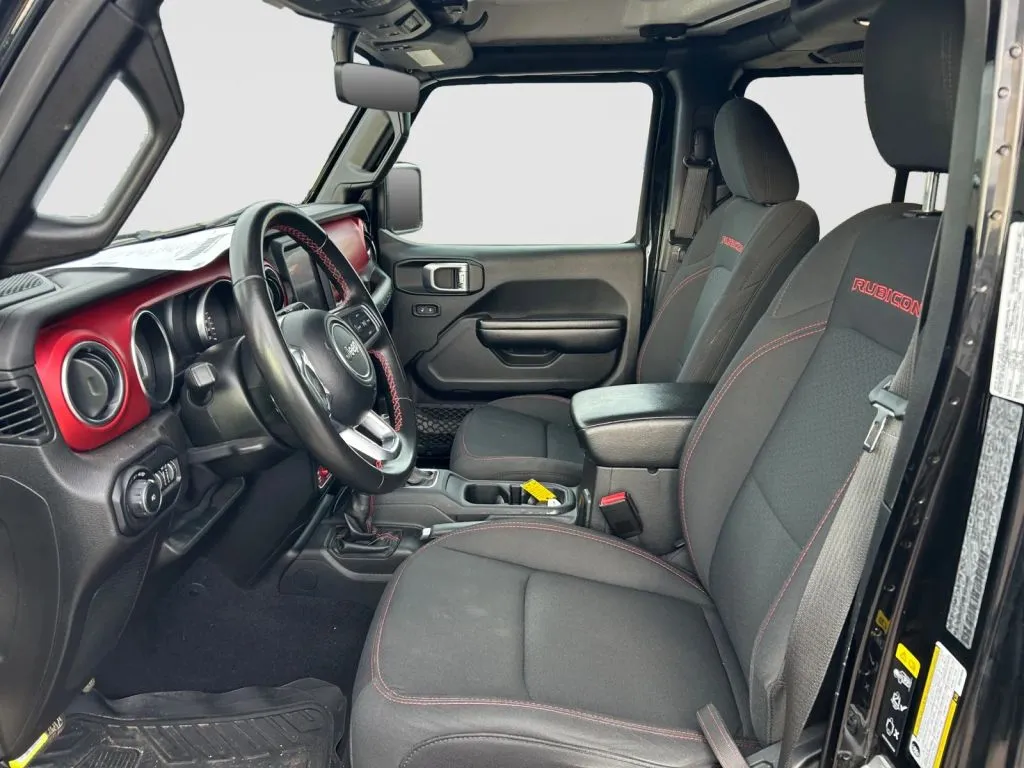Jeep Wrangler photo 6