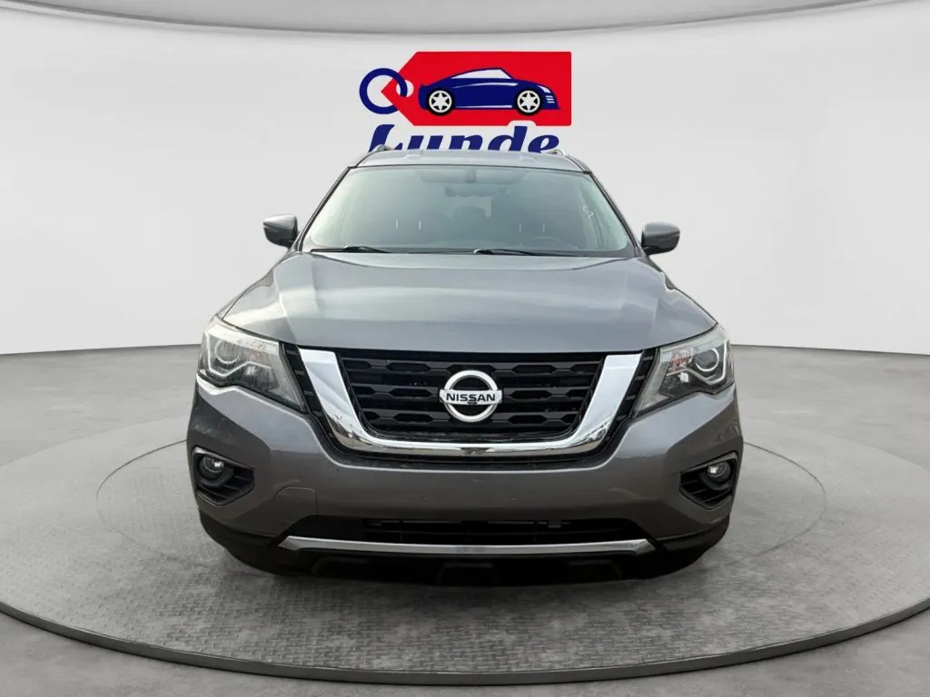 Nissan Pathfinder photo 8