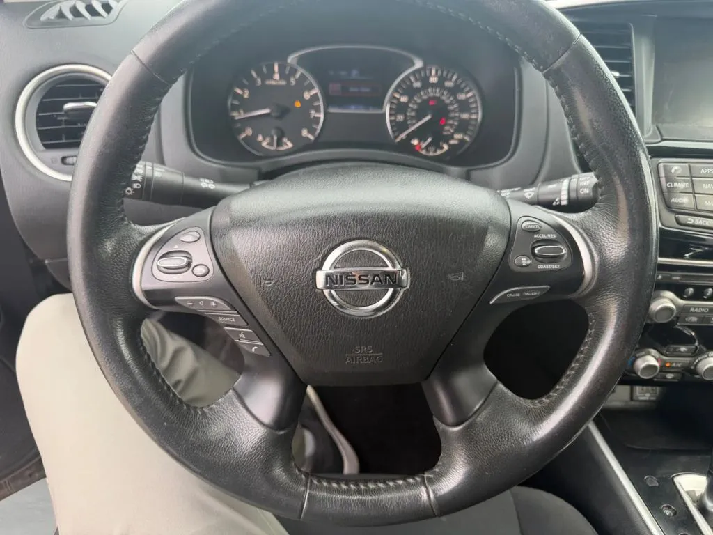 Nissan Pathfinder photo 11