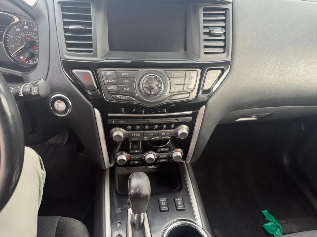 Nissan Pathfinder photo 12
