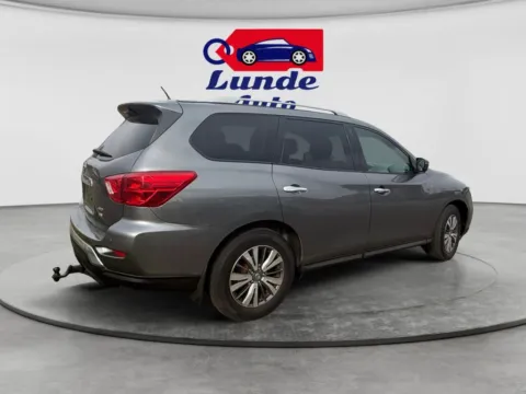More photos of 2018 Nissan Pathfinder S Sport Utility 4D at Lunde Auto Sales - Princeton, MN