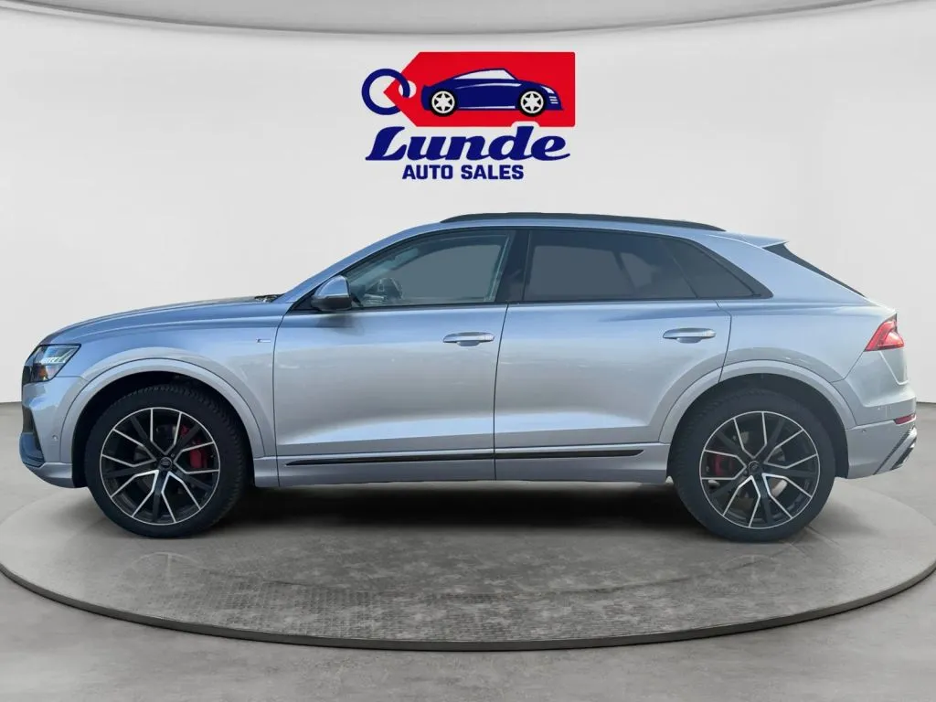 Audi Q8 photo 2