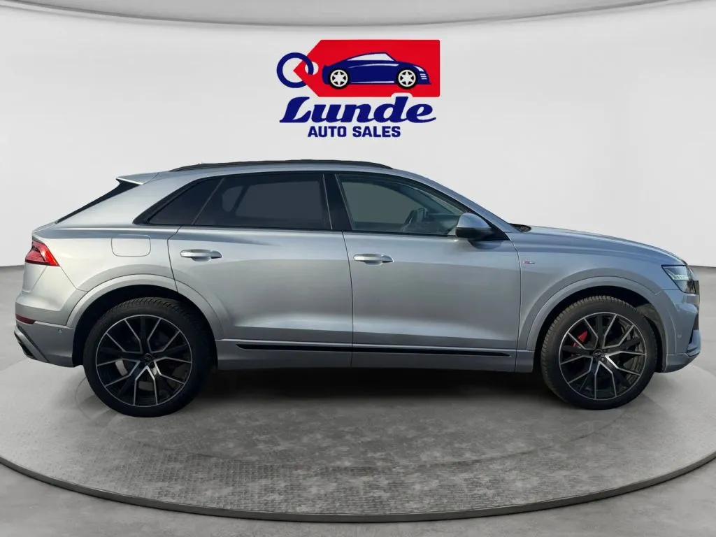 Audi Q8 photo 6