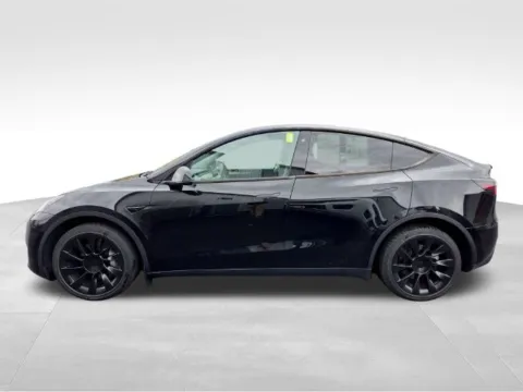 More photos of 2023 Tesla Model Y Long Range at Electric Car Corner, NY