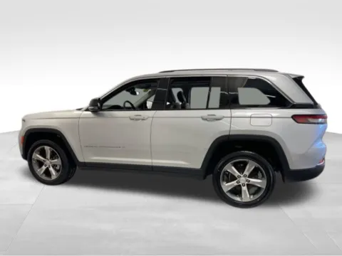 Another view of 2022 Jeep Grand Cherokee Limited for sale in Farmington, NY at Auto Outlets of Farmington
