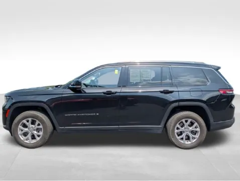 More photos of 2022 Jeep Grand Cherokee L Limited at Auto Outlets of Farmington, NY