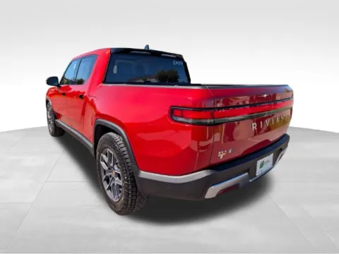 More photos of 2022 Rivian R1T Adventure at Auto Outlets of Farmington, NY