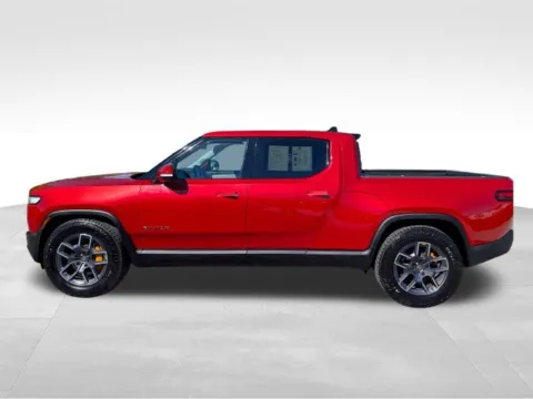 More photos of 2022 Rivian R1T Adventure at Auto Outlets of Farmington, NY